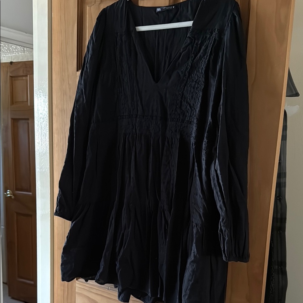 Zara Swiss for and embroidery mini dress